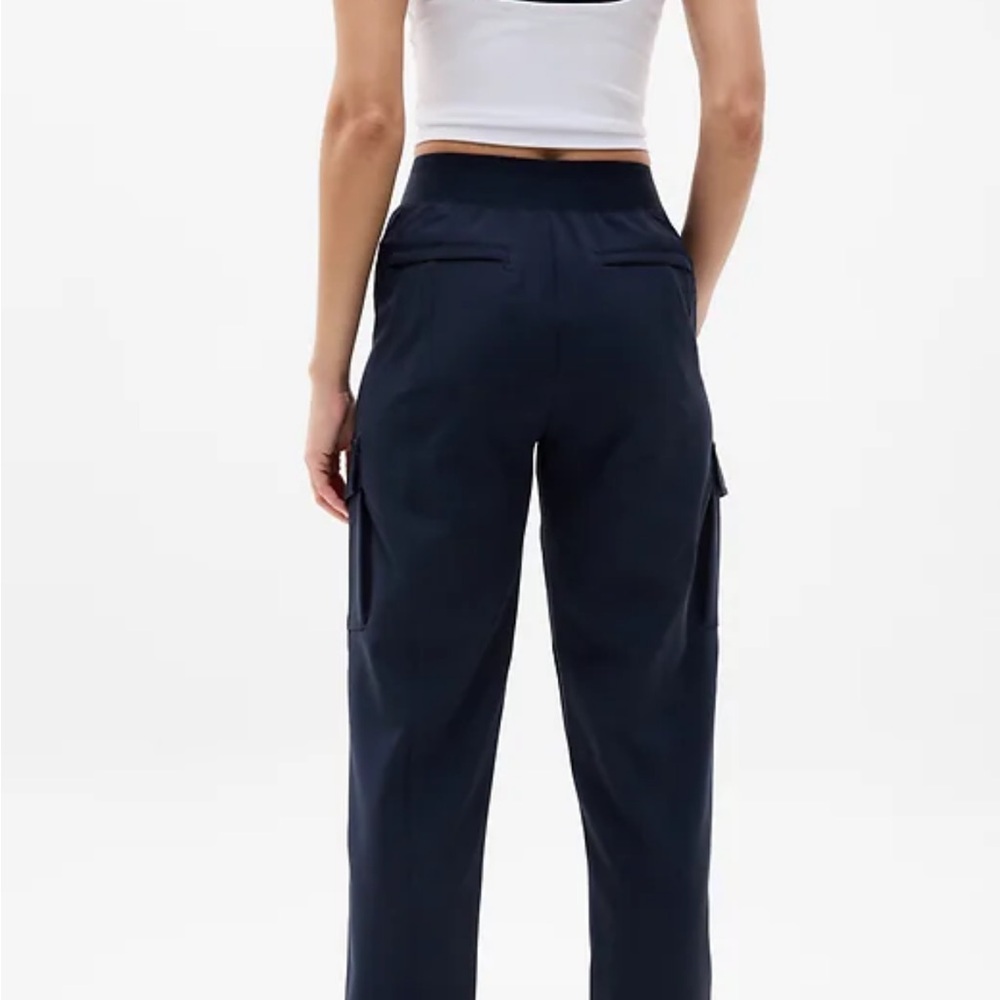 BRAND NEW, NEVER WORN!  Women’s Athleta Navy Cargo Pants
